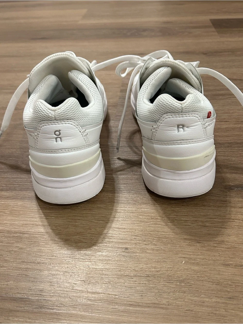On Cloud The Roger White Sneakers